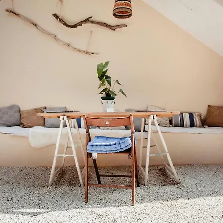 Tune Activity Guesthouse- Over 24's Guest house *