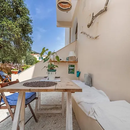 Tune Activity Guesthouse- Over 24's Pensjonat Ýpsos